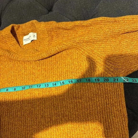 Abercrombie Soft A & F Mustard Cable Knit chunky Sweater Sz M - Picture 7 of 14